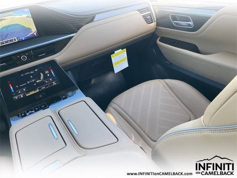 New 2026 INFINITI QX80 Luxe image 16