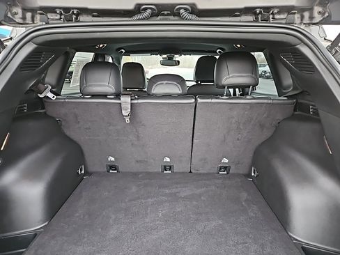 Used 2024 Jeep Compass Limited image 25