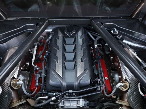 Used 2021 Chevrolet Corvette Stingray Coupe w/ 1LT RWD image 12