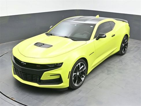 Used 2021 Chevrolet Camaro SS image 15