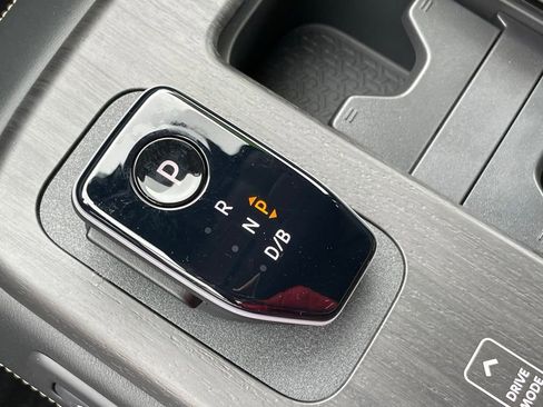 Certified 2025 Nissan Ariya AWD image 33