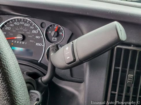 Used 2025 Chevrolet Express 3500 LT w/ LT Preferred Equipment Group RWD image 18