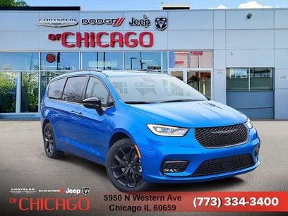 New 2026 Chrysler Pacifica Select w/ S Appearance Package