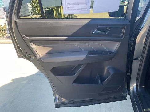 Used 2023 Volkswagen Atlas Cross Sport SE w/ Black Wheel Package image 20