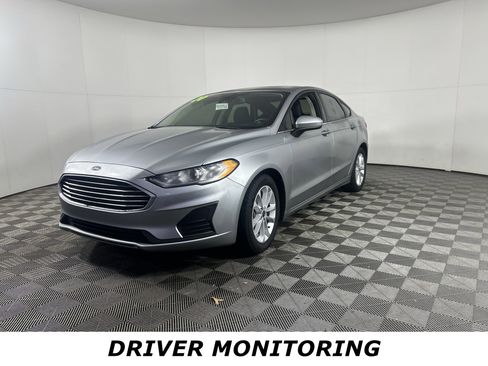 Used 2020 Ford Fusion SE image 3