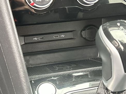 Used 2023 Volkswagen Taos SE image 24