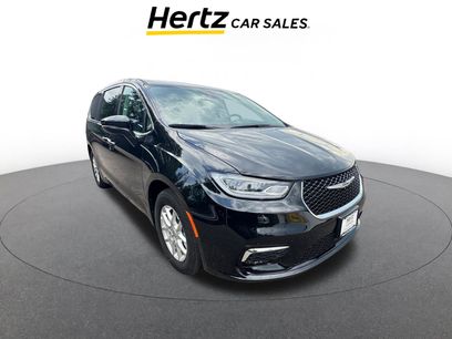 Used 2024 Chrysler Pacifica Touring-L
