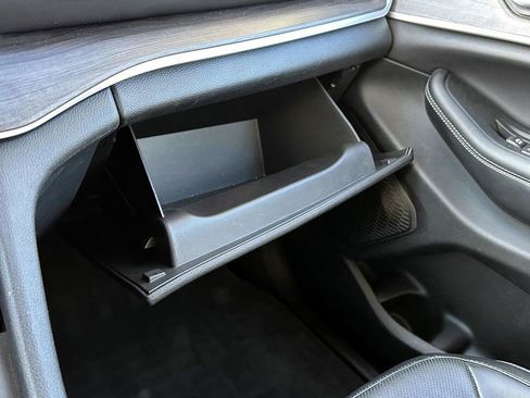 Used 2023 Jeep Grand Cherokee L Limited w/ Luxury Tech Group II image 37