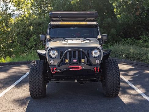 Used 2018 Jeep Wrangler Unlimited Rubicon AWD/4WD image 4