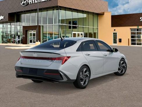 New 2026 Hyundai Elantra SEL Sport FWD image 4