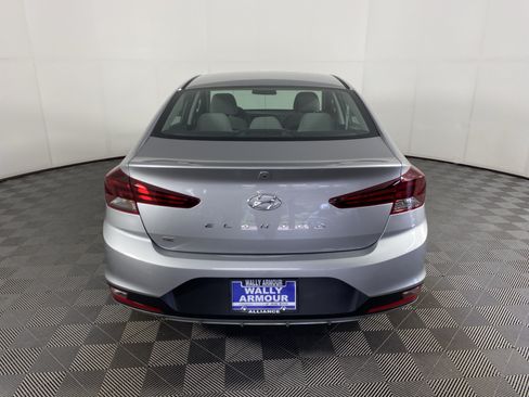 Used 2020 Hyundai Elantra SE FWD image 6