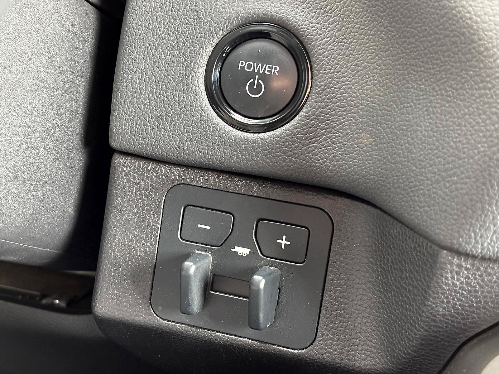 Used 2025 Toyota Sequoia SR5 AWD/4WD image 19