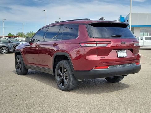 Used 2024 Jeep Grand Cherokee L Limited w/ Black Appearance Package AWD/4WD image 7