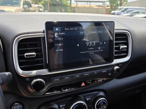 New 2025 Hyundai Venue SEL image 25