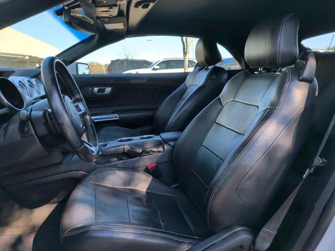 Used 2019 Ford Mustang Premium image 23