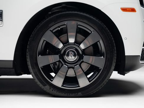 Used 2024 Rolls-Royce Cullinan w/ Cullinan Package AWD/4WD image 41