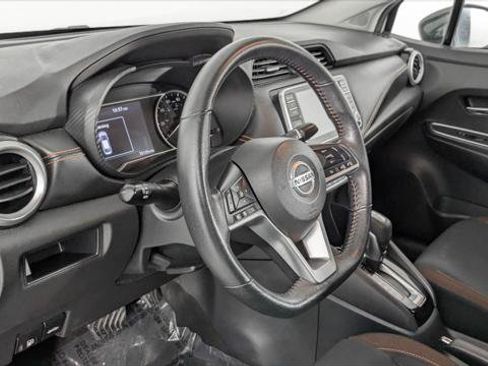 Used 2022 Nissan Versa SR FWD image 24