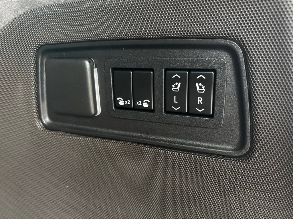 Used 2021 Cadillac Escalade ESV Sport AWD/4WD image 25