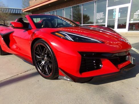 Used 2025 Chevrolet Corvette Z06 image 4