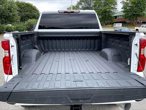 Used 2023 Chevrolet Silverado 2500 Custom w/ Custom Value Package AWD/4WD image 17