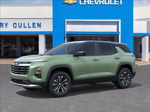 New 2026 Chevrolet Equinox LT image 2