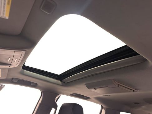 Used 2018 Chevrolet Suburban Premier image 16