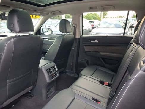 Used 2022 Volkswagen Atlas SE w/ Panoramic Sunroof Package image 7