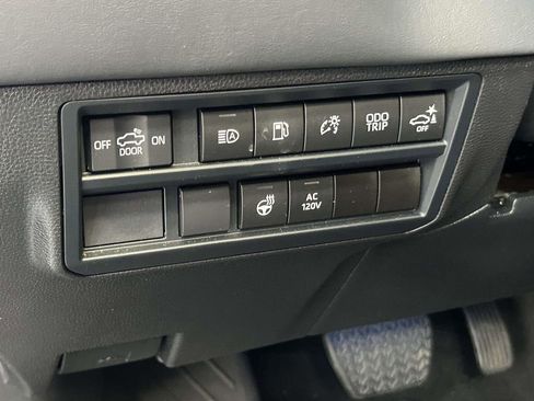 Used 2024 Toyota Tundra Platinum AWD/4WD image 24