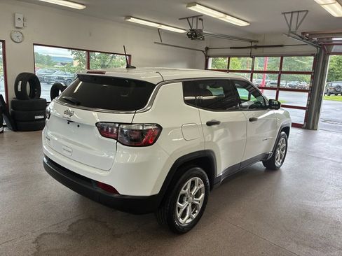 Used 2024 Jeep Compass Sport AWD/4WD image 18