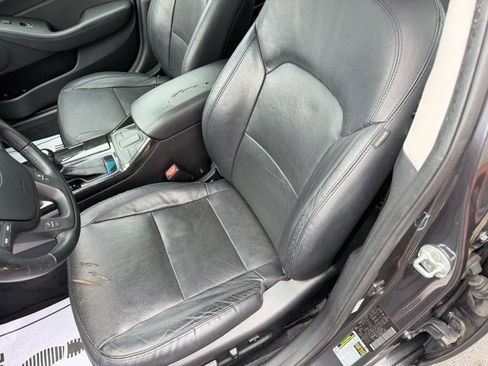 Used 2014 Kia Cadenza Premium image 9