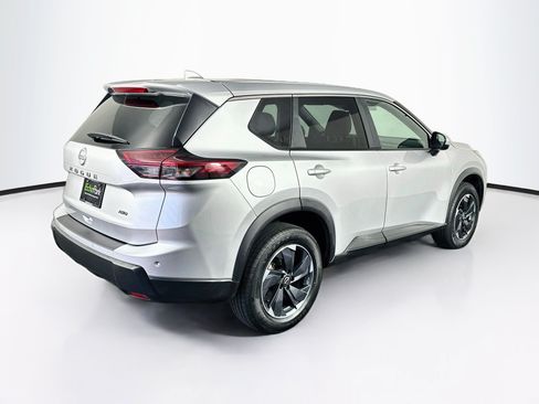 Used 2025 Nissan Rogue SV AWD/4WD image 9