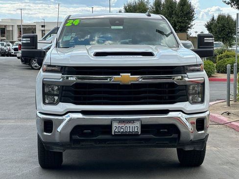 Used 2024 Chevrolet Silverado 2500 LT AWD/4WD image 9
