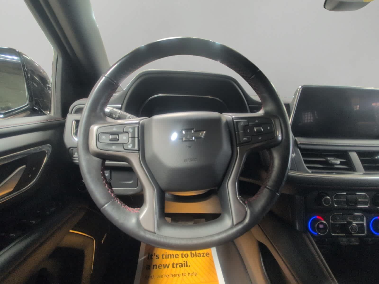 Used 2022 Chevrolet Suburban RST w/ Luxury Package AWD/4WD image 12