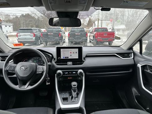 Used 2025 Toyota RAV4 LE image 12