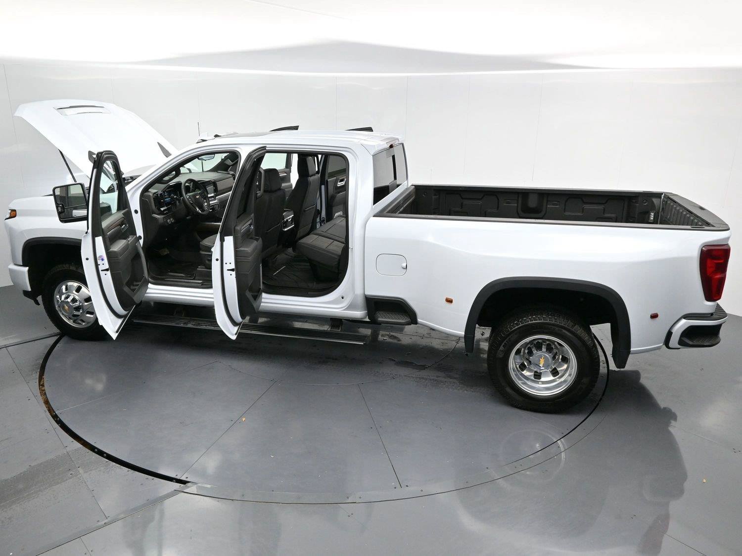 Used 2026 Chevrolet Silverado 3500 High Country w/ Technology Package AWD/4WD image 43