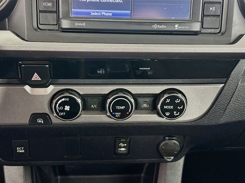 Used 2016 Toyota Tacoma SR5 image 22