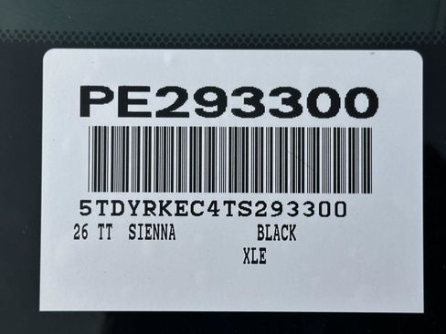 Used 2026 Toyota Sienna XLE FWD image 15