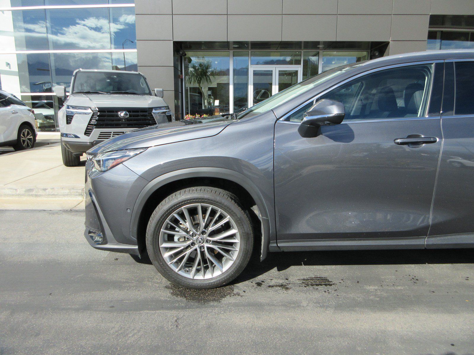 Used 2025 Lexus NX 350h AWD w/ Accessory Package (2T) image 2