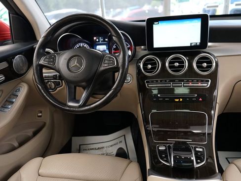 Used 2017 Mercedes-Benz GLC 300 4MATIC image 11