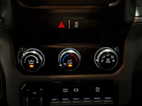 Used 2020 RAM 3500 Tradesman w/ Chrome Appearance Group image 26