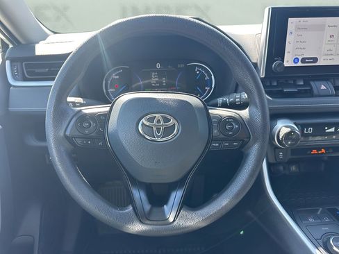 Used 2025 Toyota RAV4 XLE image 13