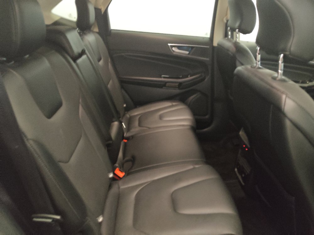 Used 2018 Ford Edge Titanium w/ Equipment Group 301A AWD/4WD image 19