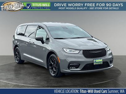 Used 2023 Chrysler Pacifica Touring-L w/ S Appearance Package