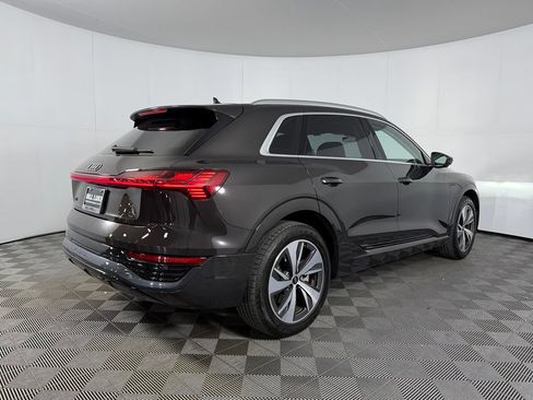 Used 2024 Audi Q8 e-tron Premium Plus w/ Premium Plus Package AWD/4WD image 7