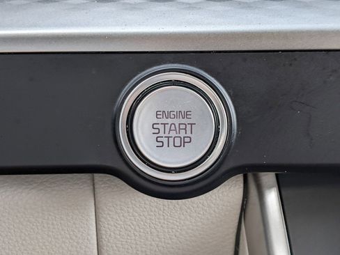 Certified 2023 Kia Carnival LX image 27