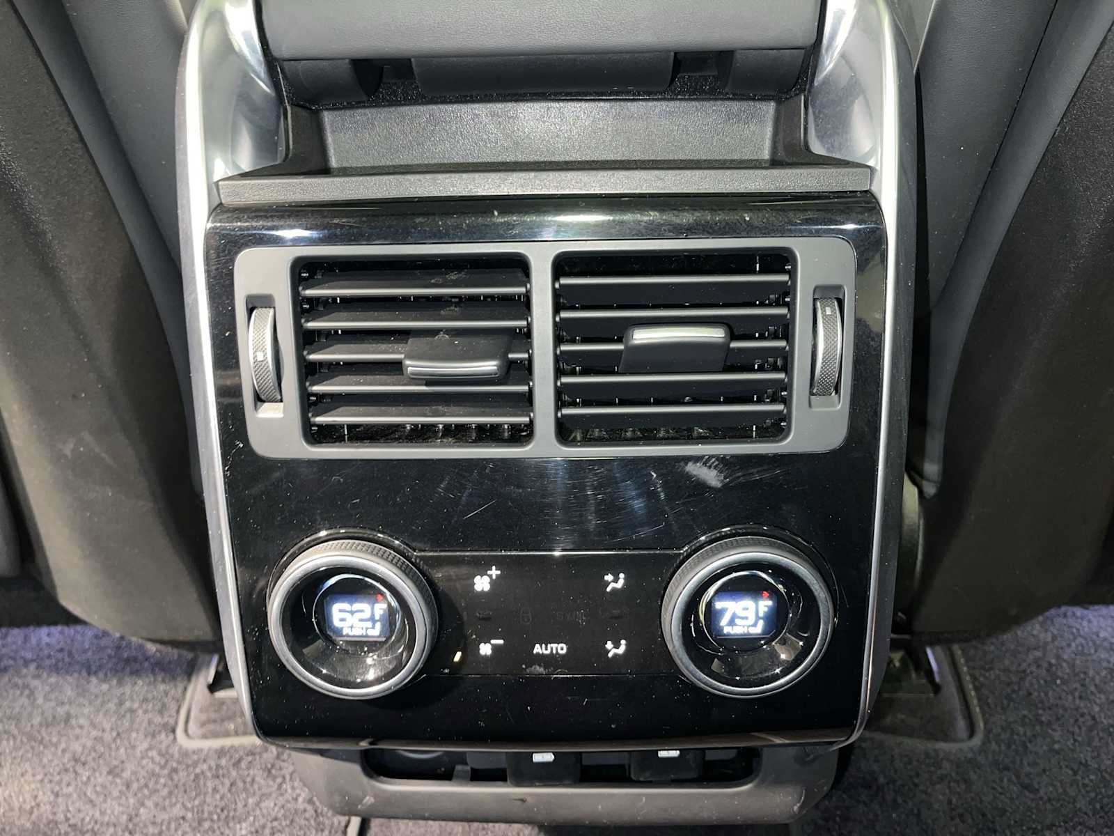 Used 2019 Land Rover Range Rover Sport HSE AWD/4WD image 25