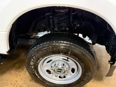 Used 2022 Ford F250 XL w/ Power Equipment Group image 4