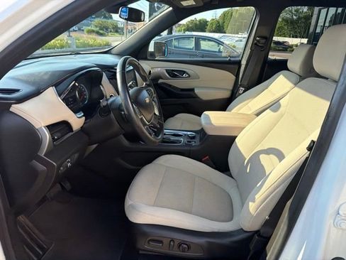 Used 2023 Chevrolet Traverse LT AWD/4WD image 8