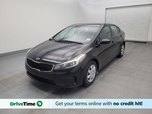 Used 2017 Kia Forte LX image 1