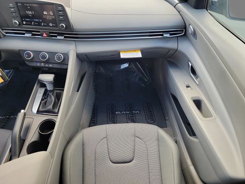 New 2026 Hyundai Elantra SE image 20